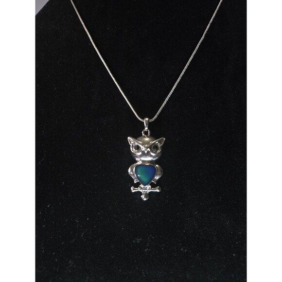 Adult Jewels Silver Tone Necklace Owl Pendant with Blue Cabachon - Picture 3 of 6